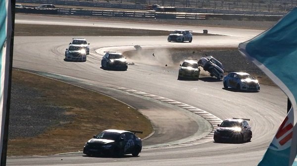 Pernía y Pezzini fueron los ganadores del TCR en su paso por San Juan